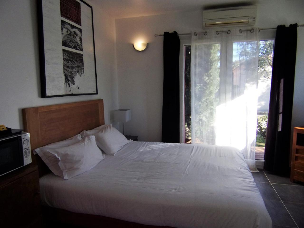Hotel Domaine Le Milos Castries Buitenkant foto